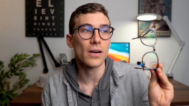 Buying Prescription Glasses Online VS In Store смотреть онлайн