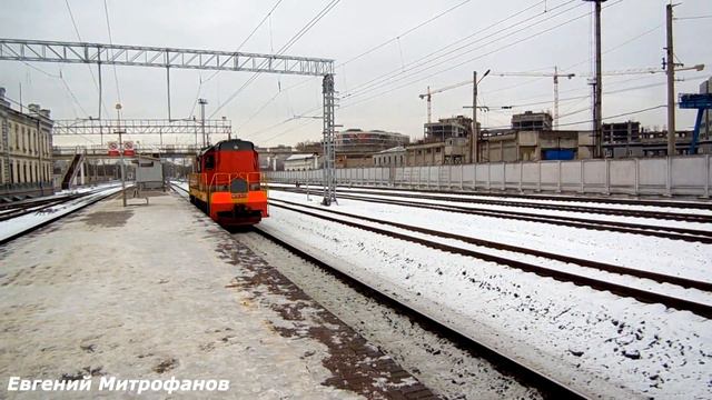 Тепловоз ЧМЭ3Э-6232 (ТЧ-2) следует резервом. смотреть онлайн