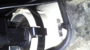 Mitsubishi Colt замена лампы ближнего света