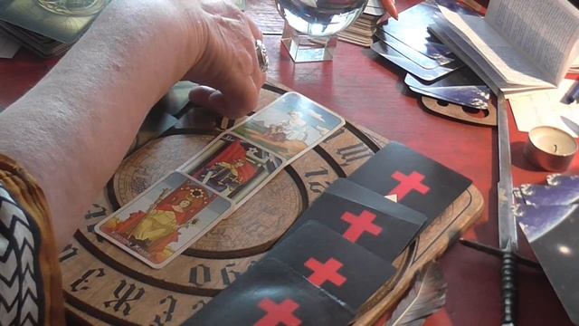 Гадание - уйдет к жене или останется со мной? смотреть онлайн