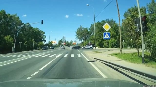 Проскочил на красный . смотреть онлайн