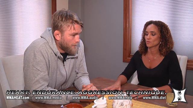 Alexander Gustafsson Talks Awkward "UFC Tonight" Interview With DC; Says He Can KO Jones In 3 Round смотреть онлайн