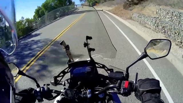 Hitting the rev limiter on my 2016 Honda NC700X DCT (manual mode) смотреть онлайн