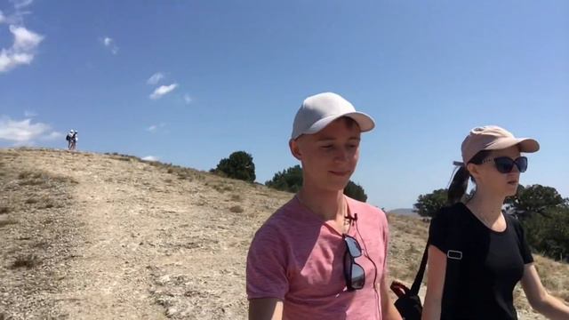 VLOG:Покорили гору Алчак-Кая.Безумный вид на Судак. смотреть онлайн