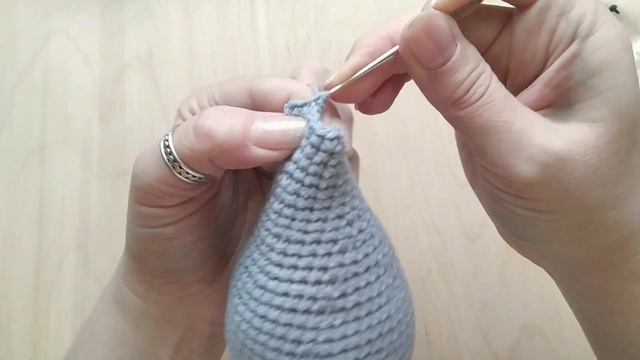 Вяжем зайчика крючком. (часть 1). Заяц с морковкой [мастер-класс] смотреть онлайн