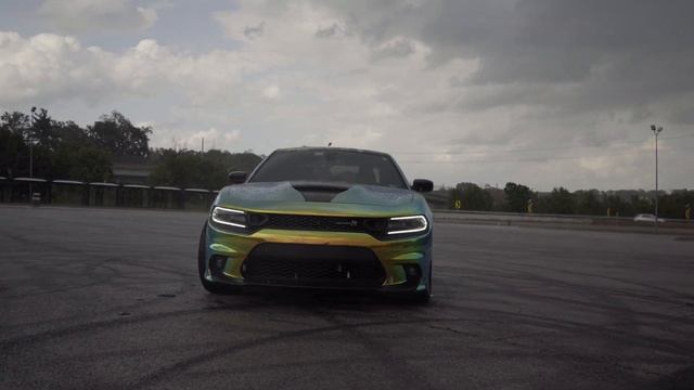 COVID-392 : Custom Dodge Charger Chrome Color-Shifting Vehicle Wrap смотреть онлайн