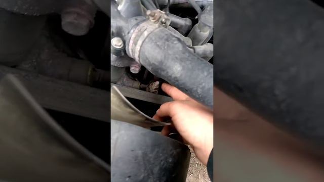 Как натянуть ремень Мерседес 230 w124! смотреть онлайн