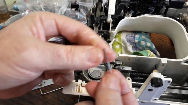 PFAFF Nähmaschine Modell hobby 317/ DORINA 740 {4جزء} المكوك لا يسحب خيط الابرة بماكينة الخياطة смотреть онлайн