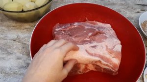 Свиная шея запеченная в рукаве с картофелем