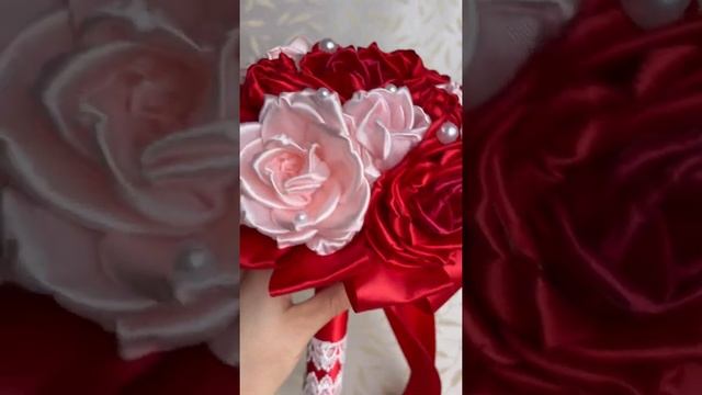 Букет невесты из атласных роз смотреть онлайн