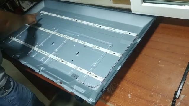 Половина экрана темный. TCL Телевизор ТСЛ. Затемнена часть экрана. Part of the screen is darkened смотреть онлайн