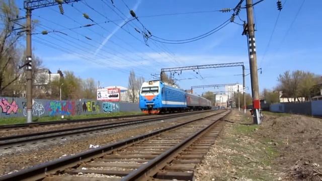 Электровоз ЭП1М-630 с поездом №382 Москва — Грозный смотреть онлайн