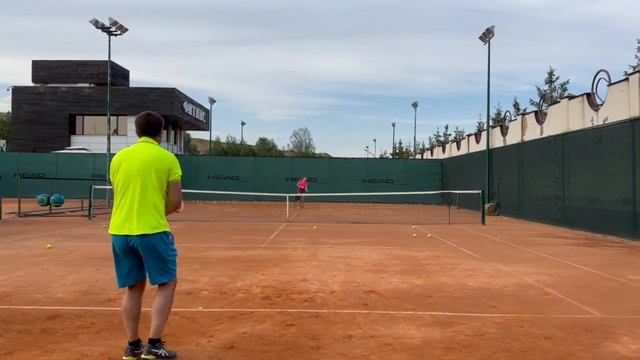 12 Теннис Тренировка 25 06 23 Удары справа и слева Tennis forehand backhand смотреть онлайн