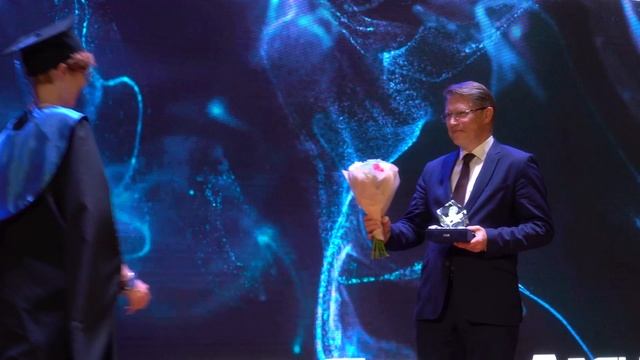 Выпускной-2023 в Сеченовском Университете смотреть онлайн