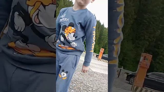 тупой мальчик хотел забрать телефон и забрать мои деньги.Некликбейт смотреть онлайн