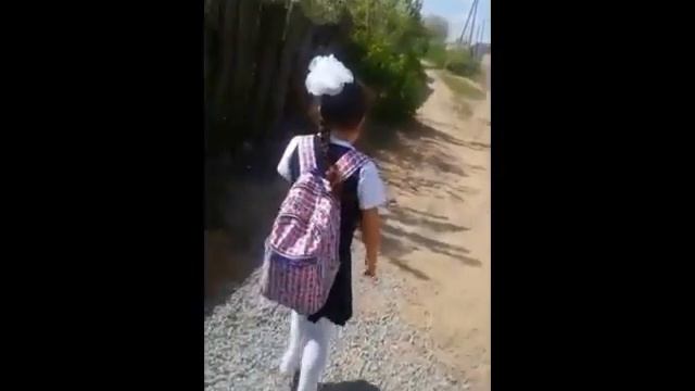 Девочка читает стих смотреть онлайн