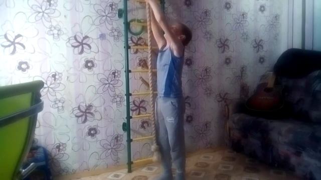 учусь лазать на канате!!!!!!!! смотреть онлайн