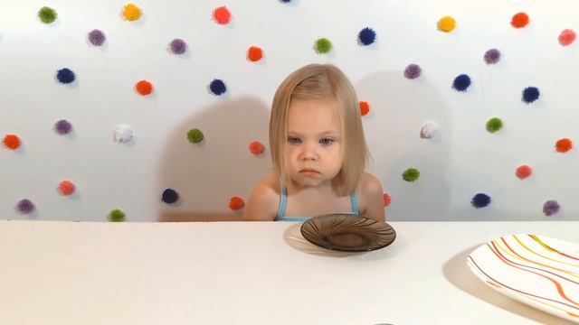ДЕЛАЕМ ЖЕЛЕ В ЯИЧНОЙ СКОРЛУПЕ_MAKING JELLY IN EGGSHELL. смотреть онлайн