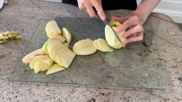 Как сделать яблочные чипсы в духовке. Легкий рецепт домашних чипсов. Фруктовые чипсы дома. смотреть онлайн