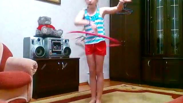 Как научиться крутить обруч. смотреть онлайн