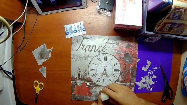 Часики Paris декупаж