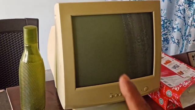 My 16 Years Old CRT Monitor Still Working Like Super Computer смотреть онлайн