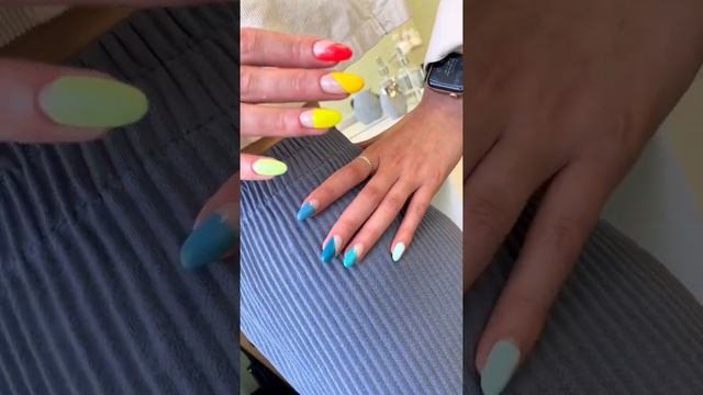 Как вам сочетание цветов?#маникюр #маникюрдизайн #маникюрмосква #ногти #маникюрпошагово смотреть онлайн