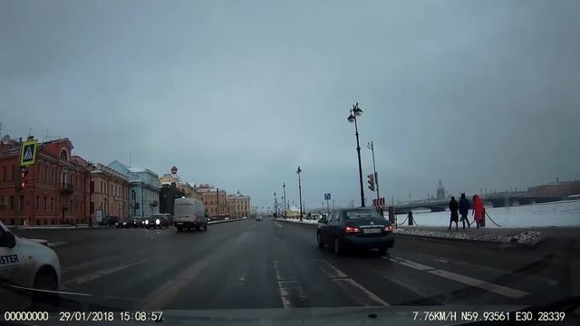 Проезд на запрещающий сигнал светофора г. Санкт-Петербурга смотреть онлайн