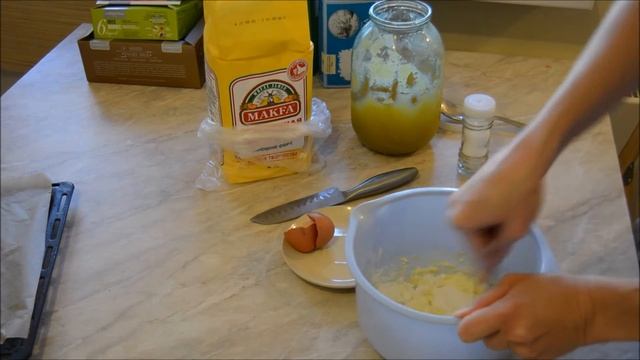 Как приготовить сырники в духовке/How to cook the cheesecakes in the oven смотреть онлайн