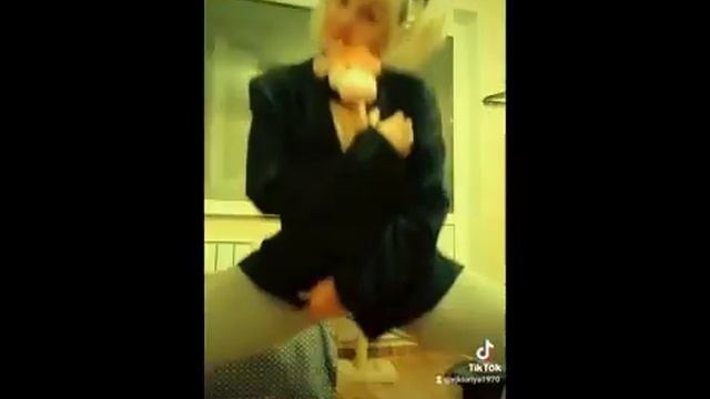 Мама Гриши Чистякова ПОЛНОЕ ТВ в мини ЮМОРИСТИЧЕСКОМ КЛИПЕ! зовут маму Виктория Чистякова! смотреть онлайн