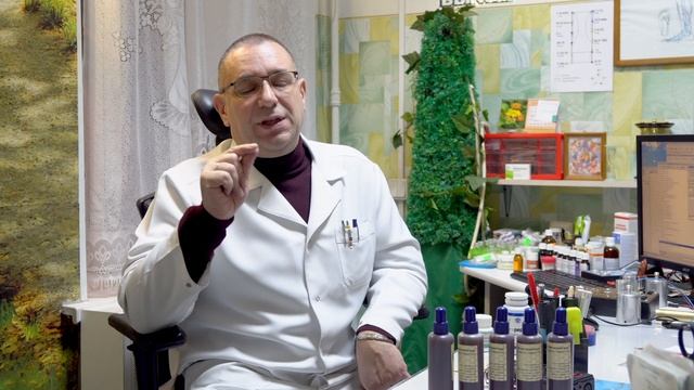 Мёд, забрус, настойка восковой моли (Огневка) в апитерапии.