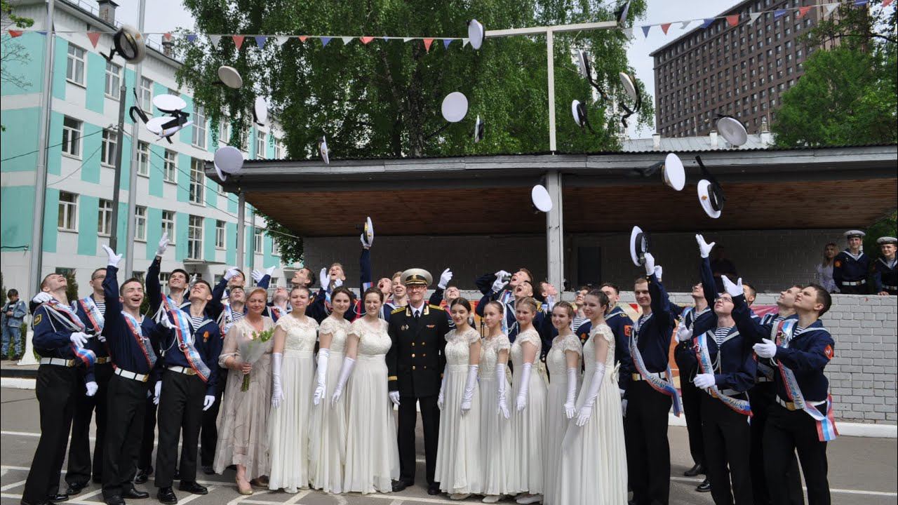 Самый лучший вальс на последнем звонке в Навигацкой школе ПМКК/2023 смотреть онлайн