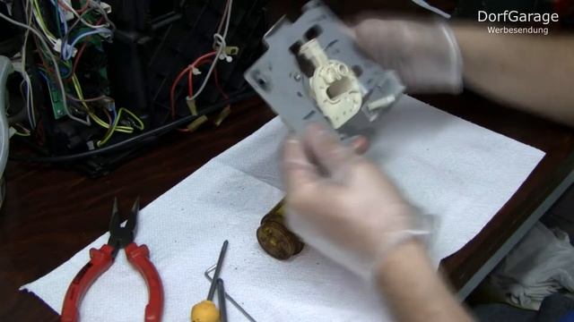 DeLonghi Magnifica ESAM 4500 -- Teil 5 -- Brühkolben zerlegen, Mahlwerk & Antrieb reinigen смотреть онлайн