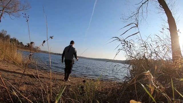 Рыбалка с ночевкой в ладе икс рей кросс на Рузе. Щука на поплавок. Это настоящий отдых. смотреть онлайн