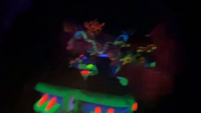 Buzz Lightyear’s Space Ranger Spin - Multi-Angle POV Experience - Magic Kingdom смотреть онлайн