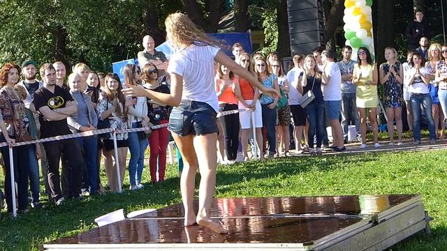 Конкурс "Мокрая майка 2014" - выступление одной из команд смотреть онлайн