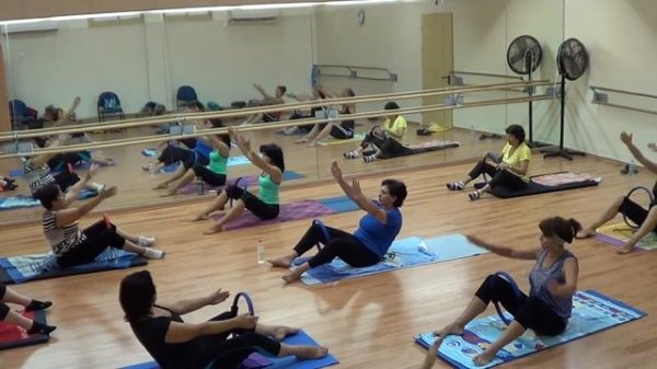 Урок с кольцом Пилатес Pilates Mat work with the Magic circle and props