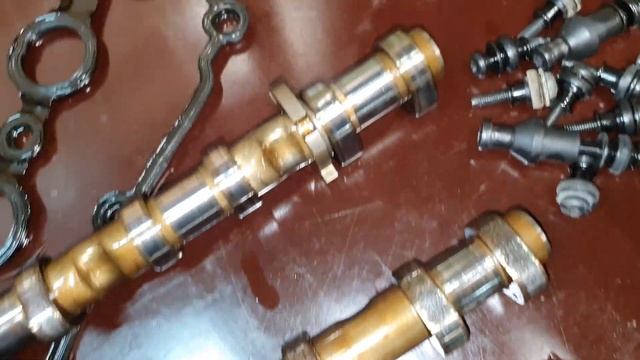 002 VW Passat 2.5 CBUA Замена распредвалов Роликам каюк смотреть онлайн