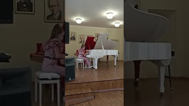 Великолепное исполнение музыкальной композиции учен цей Детской музыкальной школы N 1 смотреть онлайн
