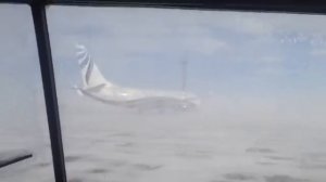 В Норильске в аэропорту развернуло ветром самолёт NordStar.
