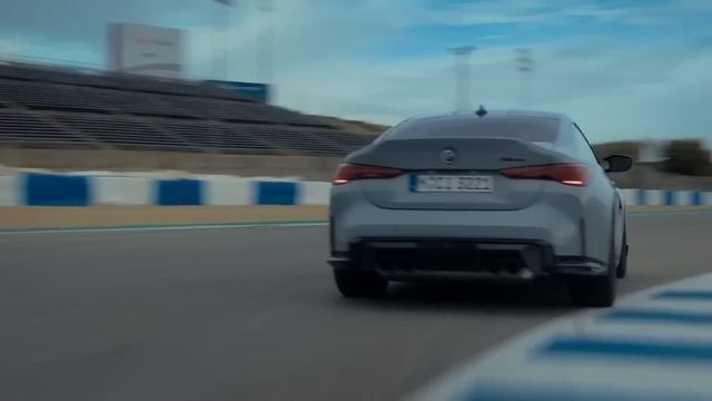 Zeekr 001 FR - почему этот хэтчбек быстрее Bugatti Chiron? смотреть онлайн