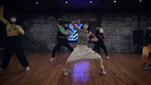 YLYN X Y CLASS CHOREOGRAPHY VIDEO / LISA - MONEY смотреть онлайн