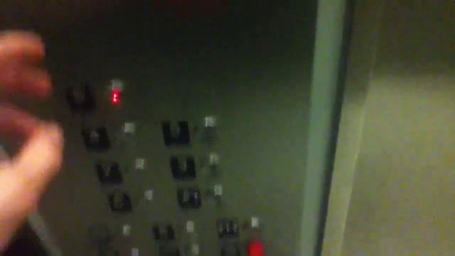 Transel Traction Elevators At The Century 21 Department Store In Downtown NYC смотреть онлайн