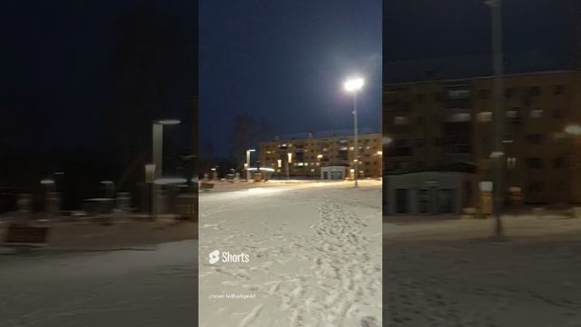 Усть-Кут, Речники, я все по парку гуляю, теперь вечером, часть3 смотреть онлайн