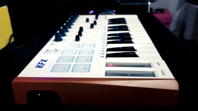 M83 - Midnight City (Livelooping cover - Worlde Tuna Mini/KFX Mini 25 Pro) смотреть онлайн