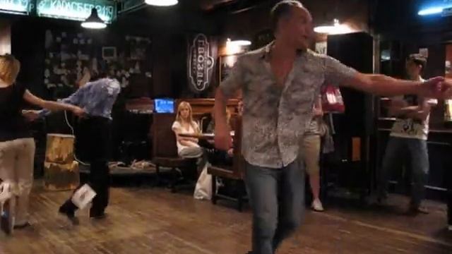 Соревнования по танцам в стиле swing в пивбаре "Гвоздь" смотреть онлайн