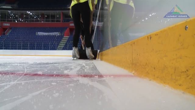Андрей Юртаев знакомится с кандидатками в группу Ice Girls смотреть онлайн