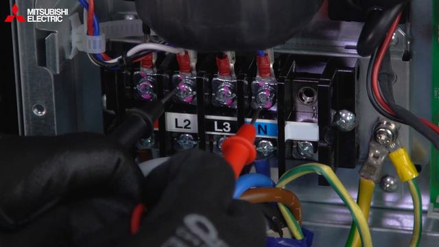 Technical Help: Unpacking and installing the Ecodan CAHV-R - Mitsubishi Electric