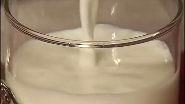 Польза соли в вашем доме/ Маленькие хитрости/ Соль отбелит одежду / 10 способов использования соли смотреть онлайн