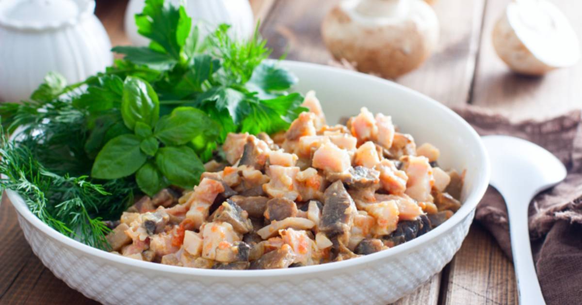 САЛАТ с Курицей и Маринованными Грибами. смотреть онлайн